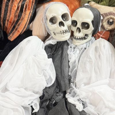 LOT 27: Collection of Halloween Decorations