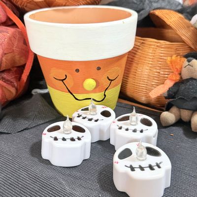 LOT 27: Collection of Halloween Decorations