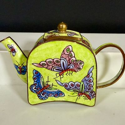 LOT 75: Collection of Miniature Enamel Teapots by Kelvin Chen, Mini Glass Flower Teapot Paperweights, Lenox Shell Shaped Dish & More