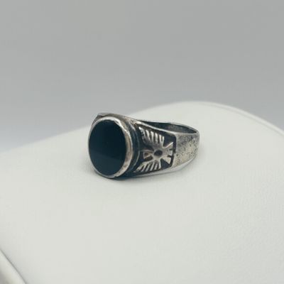 LOT 181: Vintage Oval Onyx 925 Sterling Silver Ring, 5.45g Tw, sz11