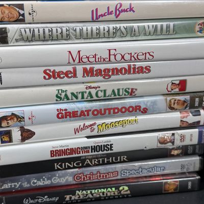 LOT 73: Samsung Blu-Ray Player BD-EM59C with a Large Selection of DVDs and 2 Blu-Rays - Including Unopened DVDs