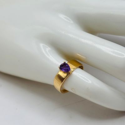 LOT 182: Pear Cut Amethyst Color Stone, SRB 14k Ring, 1.88g Tw, sz4.5