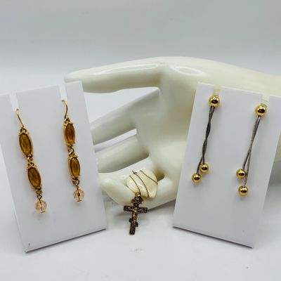LOT 203: Heart Shaped Pendant w/Twisted Gold Tone Wire, Dangling Pierced Earrings & Gold Tone Crucifix