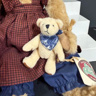 LOT 165: Dolls and Bears Including Boyds Bears, Russ, Ganz and More
