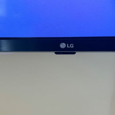 LOT 78: LG 70 TV with Remote