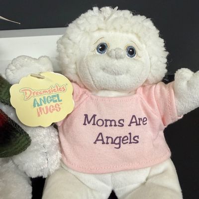 LOT 165: Dolls and Bears Including Boyds Bears, Russ, Ganz and More