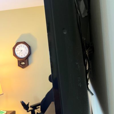 LOT 78: LG 70 TV with Remote