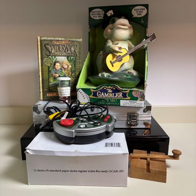 LOT 79: Vintage Dan Dee Animatronic Frog "The Gambler" in Original Box, Spidewick Childrens Book. Poker Chips, Cards and Hand...