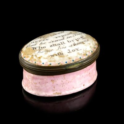 Sale Photo Thumbnail #154: 18th C English Enamel Patch Box
