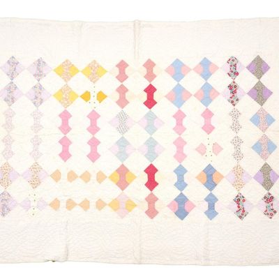 Sale Photo Thumbnail #136: Circa 1940 Bow Tie Quilt