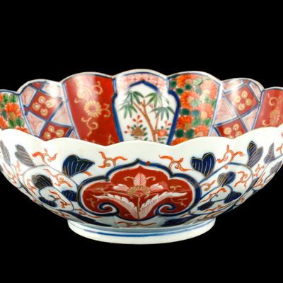 Sale Photo Thumbnail #114: Japanese Imari Porcelain Center Bowl