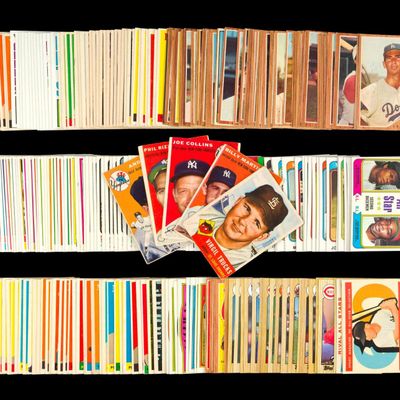 Sale Photo Thumbnail #190: 168 Vintage Baseball Cards incl. Topps