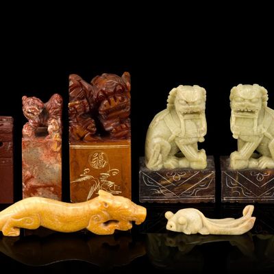 Sale Photo Thumbnail #86: 7 Chinese Carvings and Seals