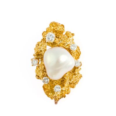 Sale Photo Thumbnail #14: Mid-Century 18K Gold, Baroque Pearl, and Diamond Pendant Brooch