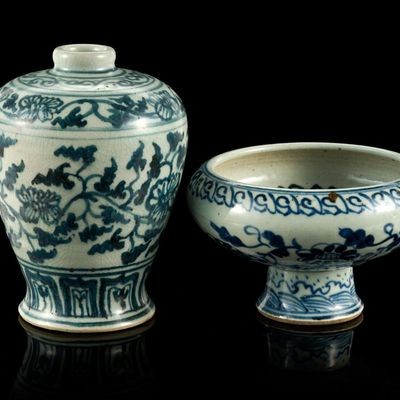 Sale Photo Thumbnail #100: 2 Chinese Blue and White Crackle-Glazed Vessels