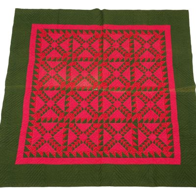 Sale Photo Thumbnail #142: Early 20th C Prickly Pear/Indian Trail Quilt