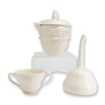 Sale Photo Thumbnail #501: Three Wedgwood English Creamware Utilitarian Vessels
