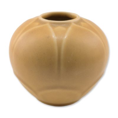Sale Photo Thumbnail #27: Rookwood Pottery 1931 Embossed Star Cabinet Vase