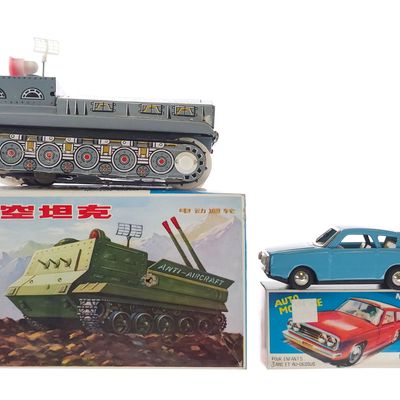 Sale Photo Thumbnail #272: (2) B/O Red Army Tin Tank ME 756 & Tin Modern Sedan Boxed