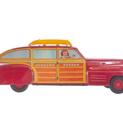 Sale Photo Thumbnail #346: Large Wyandotte Toy Town Estate Car