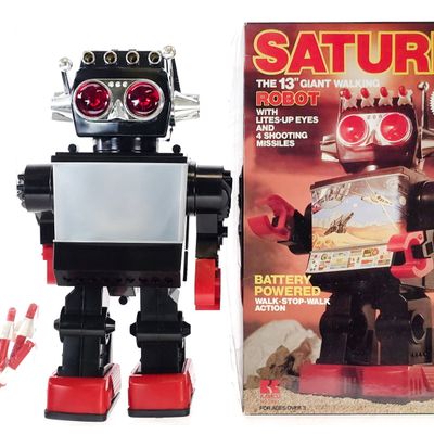 Sale Photo Thumbnail #254: Saturn Robot with Box by KAMCO