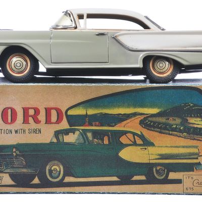 Sale Photo Thumbnail #27: Cragstan and Ichiko 1957 Ford Fairlane Tin Car