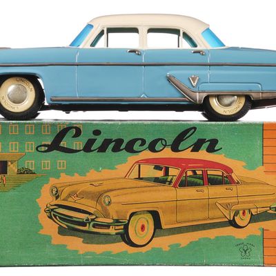 Sale Photo Thumbnail #90: Yonezawa 1955 Blue and Cream Tin Lincoln, Japan