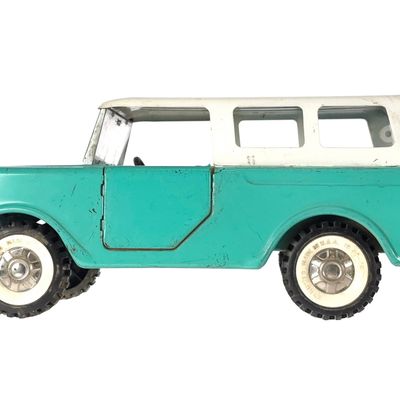 Sale Photo Thumbnail #301: 1960s Structo International Harvester Scout/Cub Station Wagon