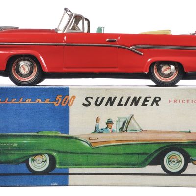 Sale Photo Thumbnail #39: Ford Sunliner 1955/56 Tin Car by Bandai