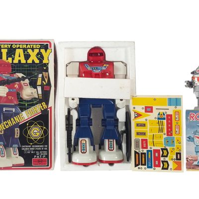 Sale Photo Thumbnail #264: (2) Horikawa Galaxy Robot and Windup Grey Robot Boxed