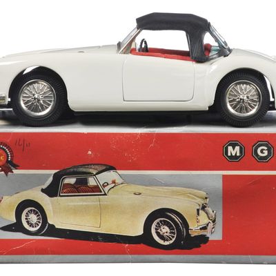 Sale Photo Thumbnail #40: MGA Top-Up White Car by ATC Boxed