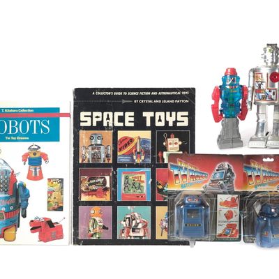 Sale Photo Thumbnail #208: (6) Learner Robot Lot of Guide Books and Robots