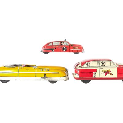 Sale Photo Thumbnail #164: (3) Marx & Lupor Tin Litho Cars Fire Chiefs & Convertible