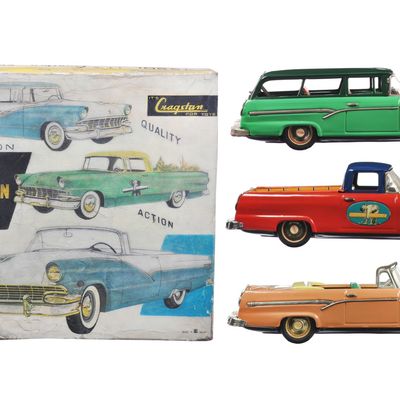 Sale Photo Thumbnail #4: Ford Suburban Fleet Cragstan Tin Boxed Car Set