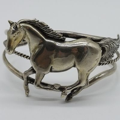 Sale Photo Thumbnail #131: Glenn Sandoval, Navajo Sterling Horse Cuff