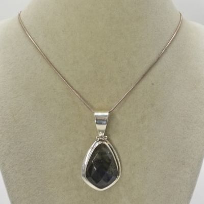 Sale Photo Thumbnail #167: Faceted Labradorite Pendant - 925