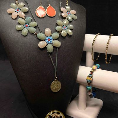 9pc Floral Pastel Mixed Costume Jewelry Lot