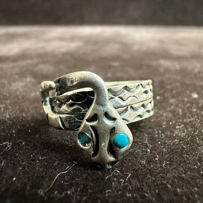 Blue Stone Eyes Snake Coil Silver Ring Taxco W47