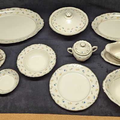 Sale Photo Thumbnail #1023: Suzanne By Syracuse Fine China Dinnerware Lot Of 80