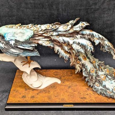 LE Giuseppe Armani Peacock Capodimonte Figurine