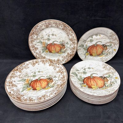 Sale Photo Thumbnail #1150: Set of Sixteen Williams Sonoma Plymouth Pumpkin Dinner and Salad Plate Thanksgiving