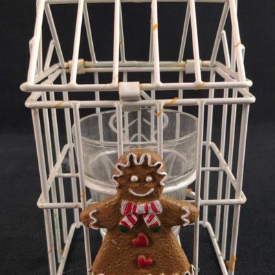 White Wire Gingerbread Candle Holder