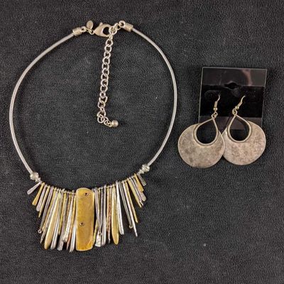 Chico's Necklace With Earrings