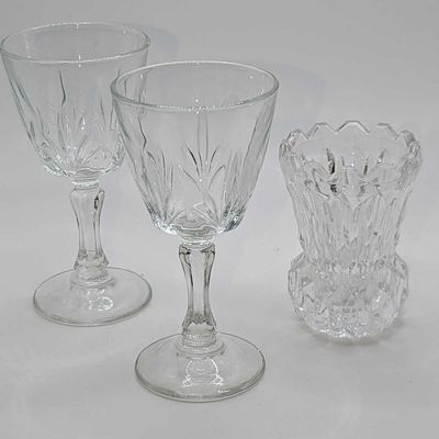 Sale Photo Thumbnail #1218: 2 Pailmes Cordial Glasses And Glass Toothpick Holder