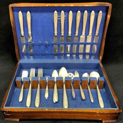 Inlaid Silver Plated Silverware Set Holmes & Edwards Silverware