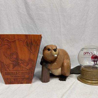AMC Theater Popcorn Containers Beaver Snowglobe Style Dispenser Lot