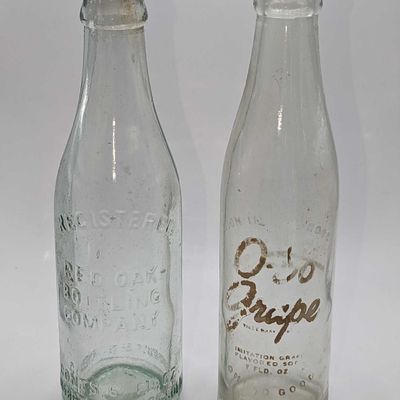 2 Vintage O-So Grape Red Oak Bottling Company  Glass Bottles