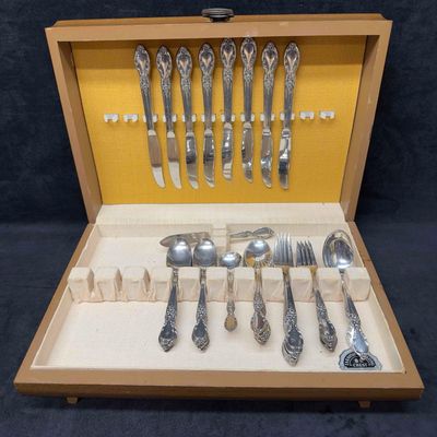 Victorian Rose 1954 Wm. Rogers & Son Silver Plate 53 Pieces with Wooden Case