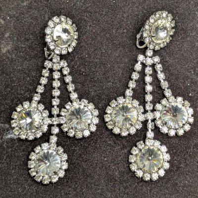 Vintage Unsigned Rhinestone Silver Tone Dangle Clip On Earrings