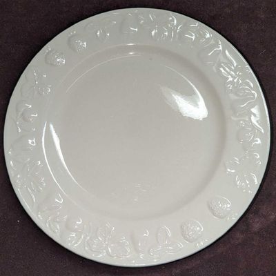 Vintage Retired Tabletops Unlimited Orchid Dinner Plate